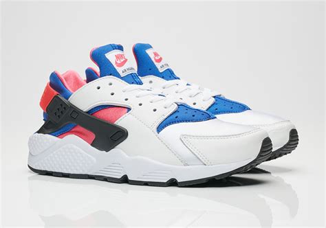 nike huaraches original colors.